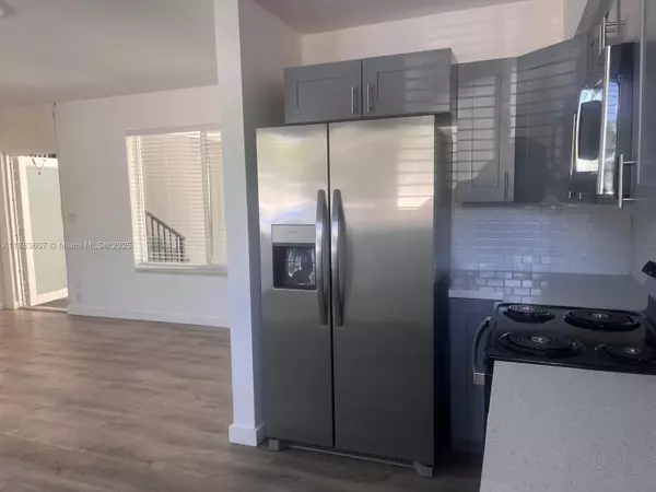 North Bay Village, FL 33141,1750 S Treasure Dr #1