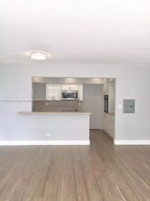 Miami, FL 33131,1408 Brickell Bay Dr #307