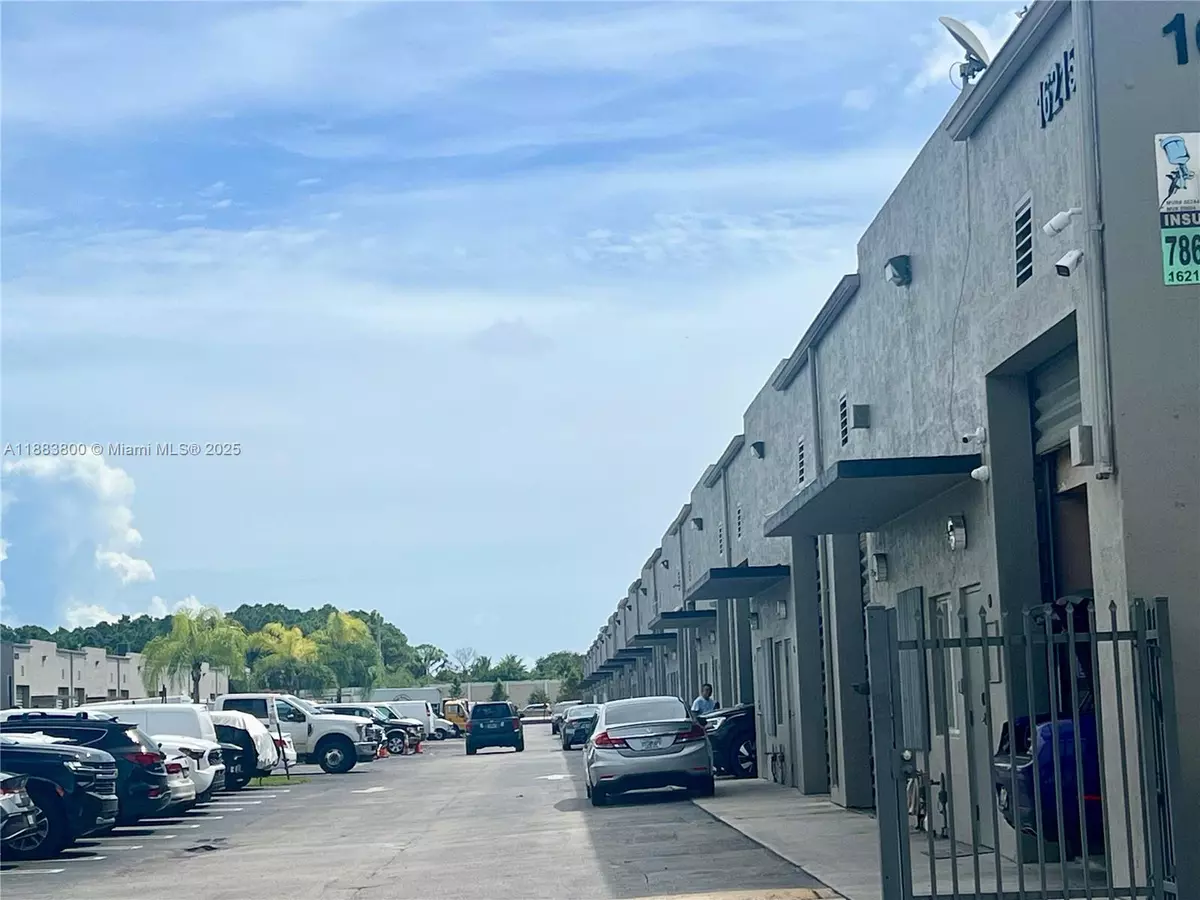 Miami, FL 33177,16215 SW 117th Ave #4