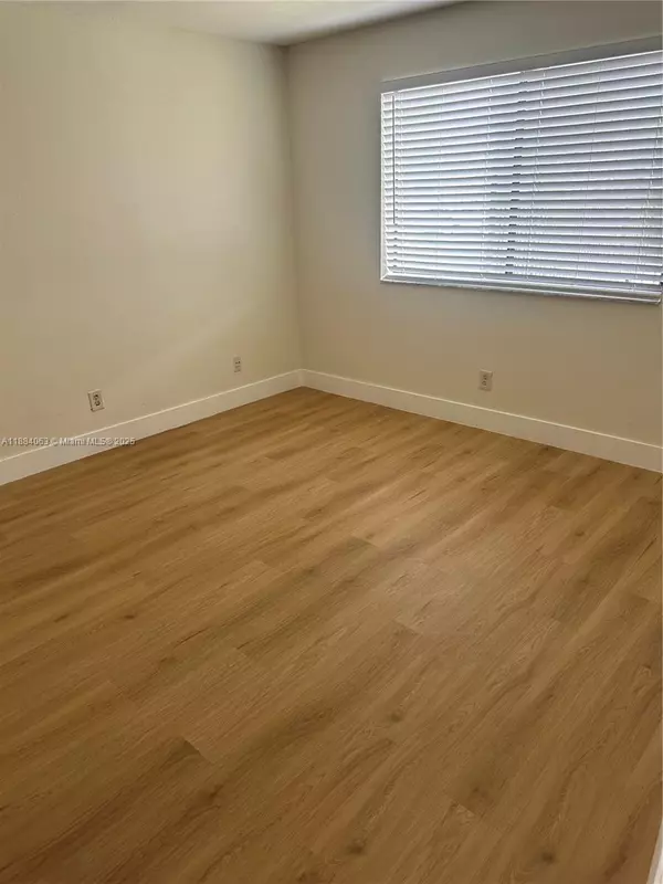 Margate, FL 33063,130 NW 60th Ave #1-2
