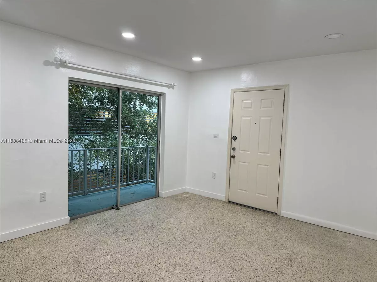 Miami, FL 33128,Address not disclosed