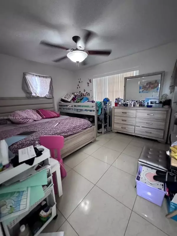 Miami, FL 33144,955 SW 75th Ave