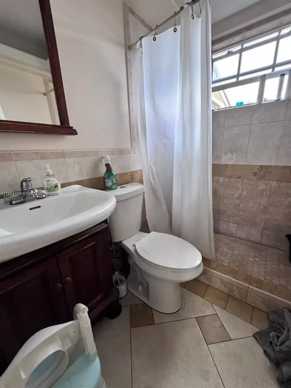 Miami, FL 33144,955 SW 75th Ave