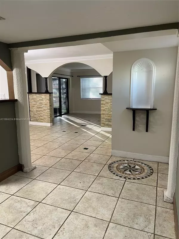 Miami, FL 33196,9810 Hammocks Blvd #104