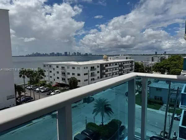 North Bay Village, FL 33141,7501 E Treasure Dr #6R