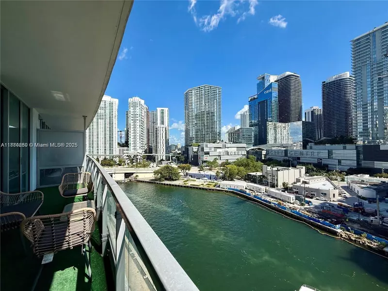 92 SW 3rd St #1104, Miami, FL 33130