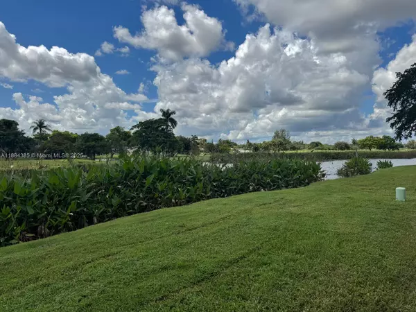 2471 SW 82nd Ave #108, Davie, FL 33324