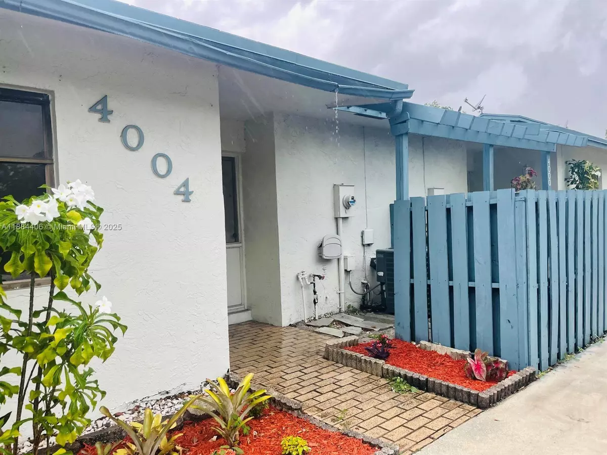 Miramar, FL 33023,4004 SW 69 TER #4-S