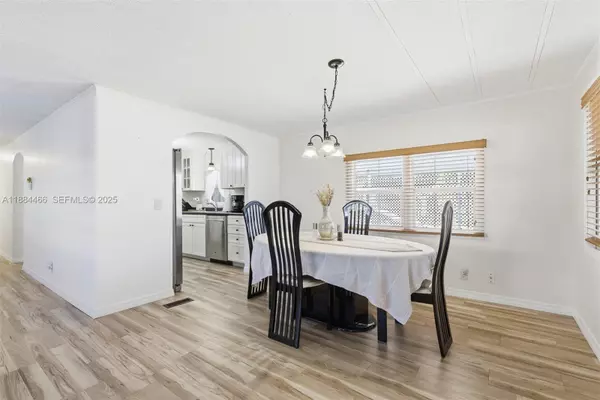 Dania Beach, FL 33312,5720 Lakeshore Dr