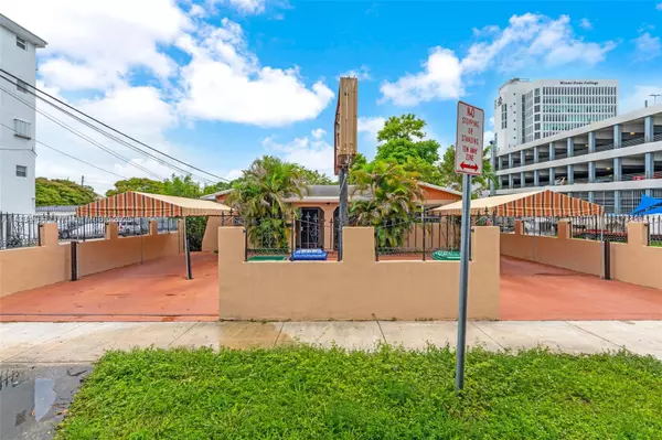Miami, FL 33135,2524 SW 6th St