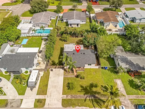 Hollywood, FL 33024,7557 Farragut St