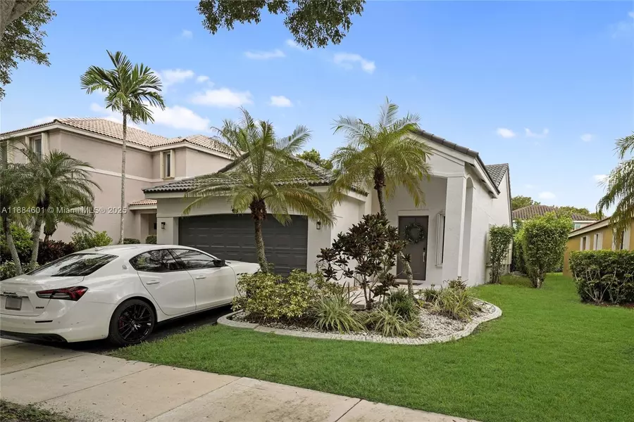 4216 Mahogany Ridge Dr, Weston, FL 33331