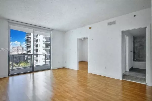 Miami, FL 33131,1060 Brickell Ave #1613