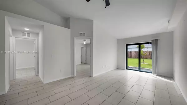 Cape Coral, FL 33990,326 SE 16th Pl #326