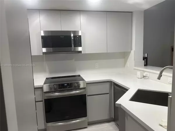 Miami, FL 33196,10171 SW 154th Cir Ct #104-5