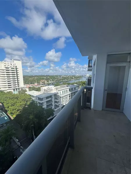 6039 Collins Ave #1236, Miami Beach, FL 33140