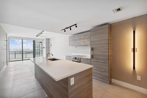 Miami, FL 33137,650 NE 32nd St #4203