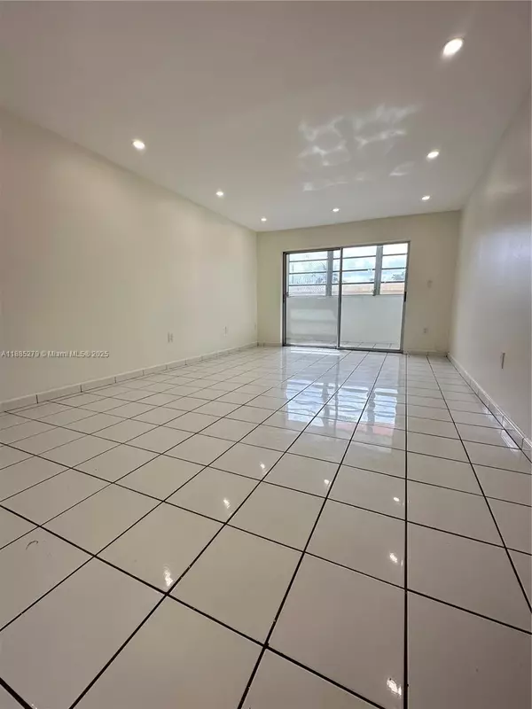 Hialeah, FL 33012,1555 W 44th Pl #234