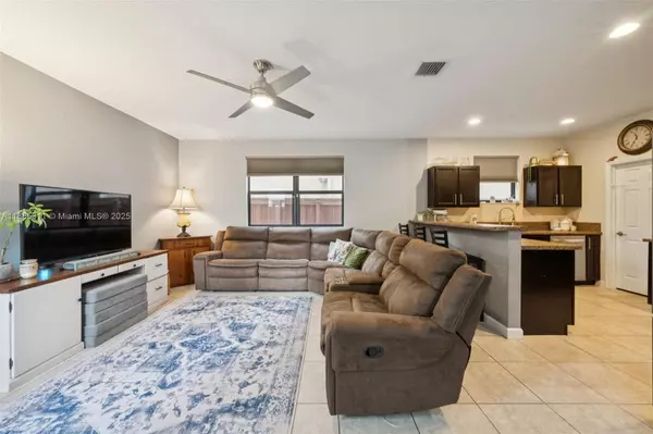 Homestead, FL 33033,627 SE 34th Ave
