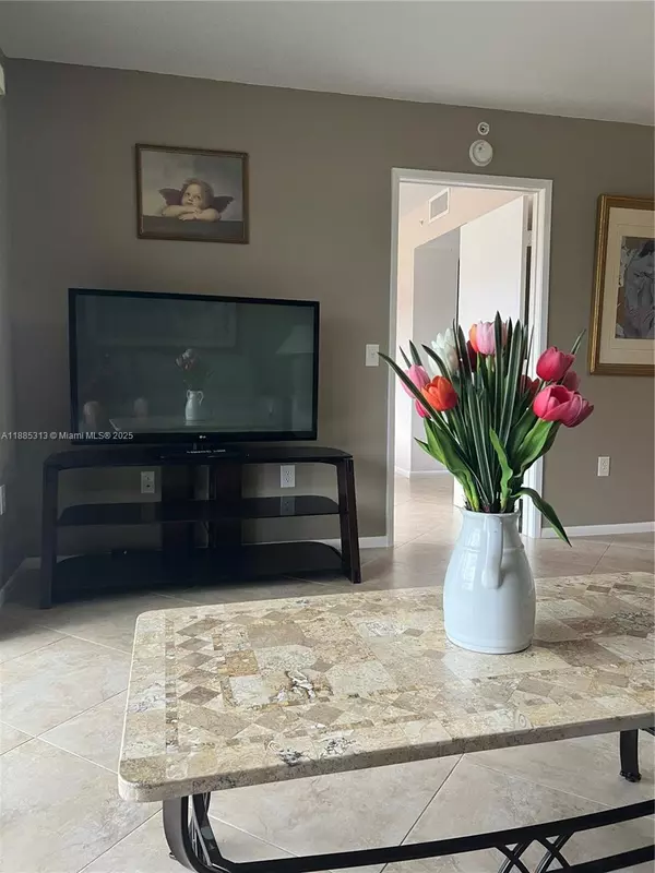 Pembroke Pines, FL 33027,12550 SW 15th St #307E