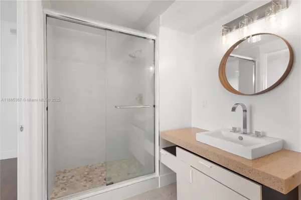 Miami Beach, FL 33139,435 21st St #306
