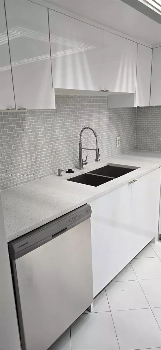 Miami, FL 33133,2843 S Bayshore Dr #3A