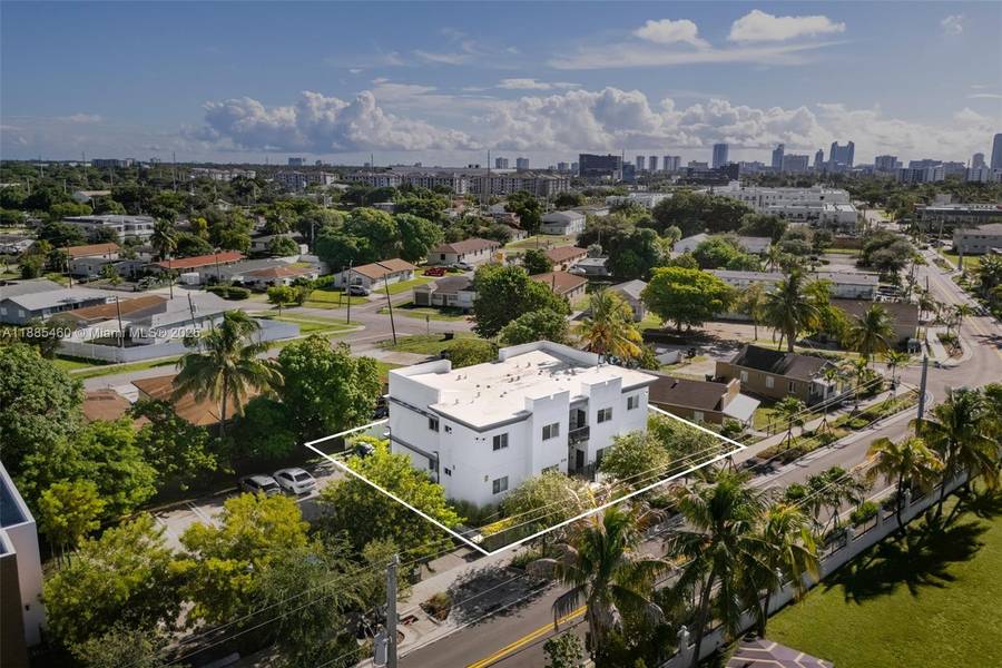 Hallandale Beach, FL 33009