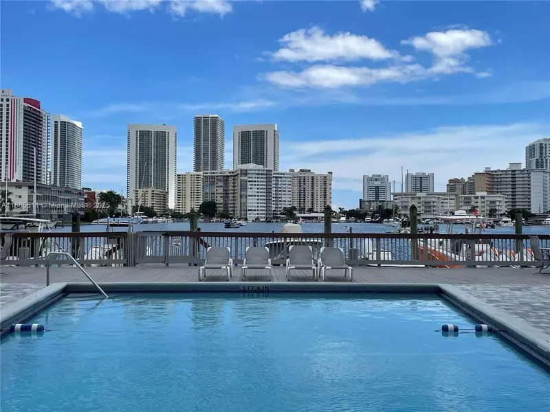 462 Golden Isles Dr #211, Hallandale Beach, FL 33009