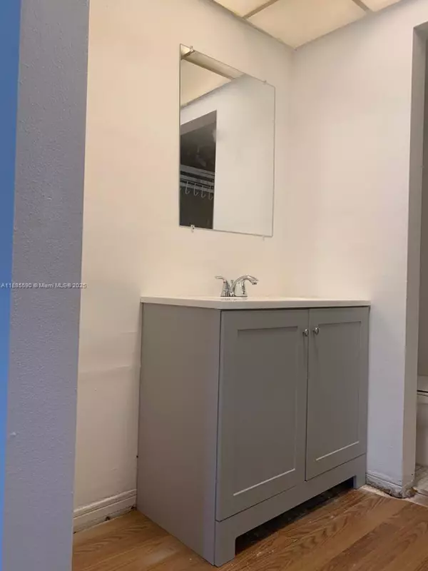 Lauderhill, FL 33313,1701 NW 46th Ave #109