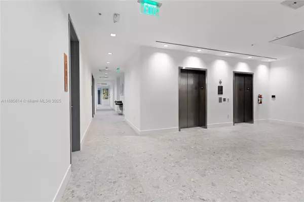 Aventura, FL 33180,2820 NE 214 #1006