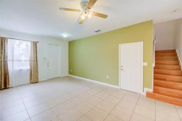 Miami, FL 33186,12842 SW 135th St #12842