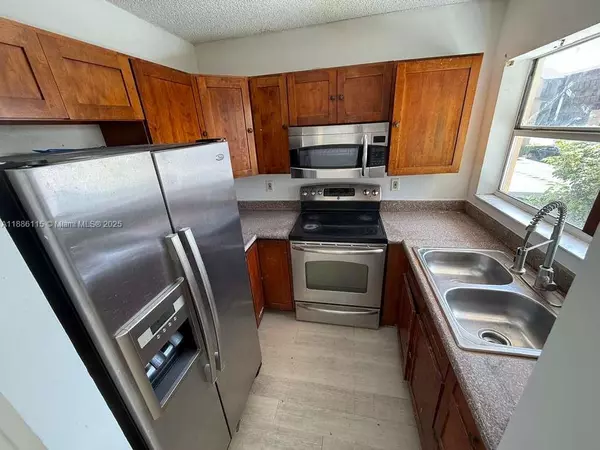 Hialeah, FL 33016,5461 W 24th Ave #57