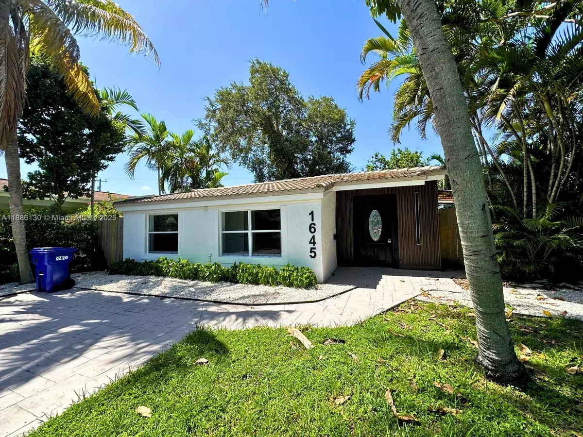 North Miami Beach, FL 33162,1645 NE 175th St
