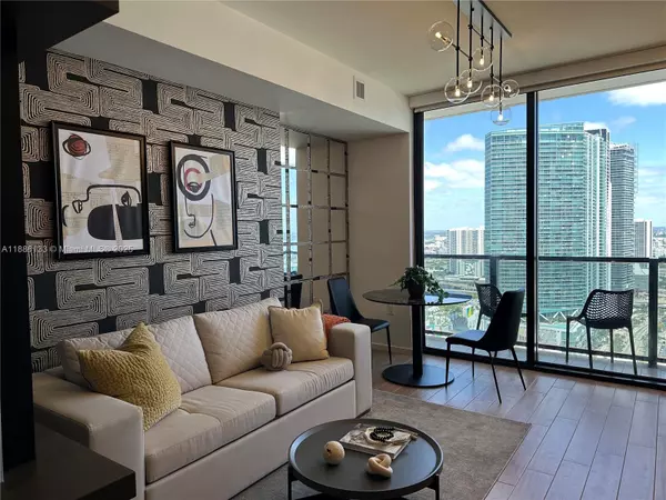 Miami, FL 33132,398 NE 5th St #3008