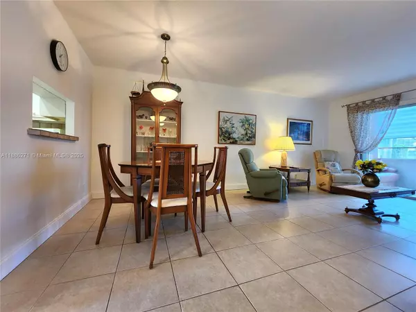 Lauderhill, FL 33313,4431 NW 16th St #H109