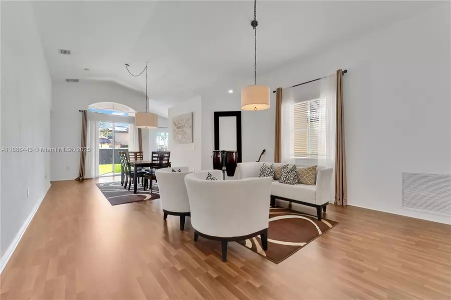 143 SE 22nd Ter, Homestead, FL 33033