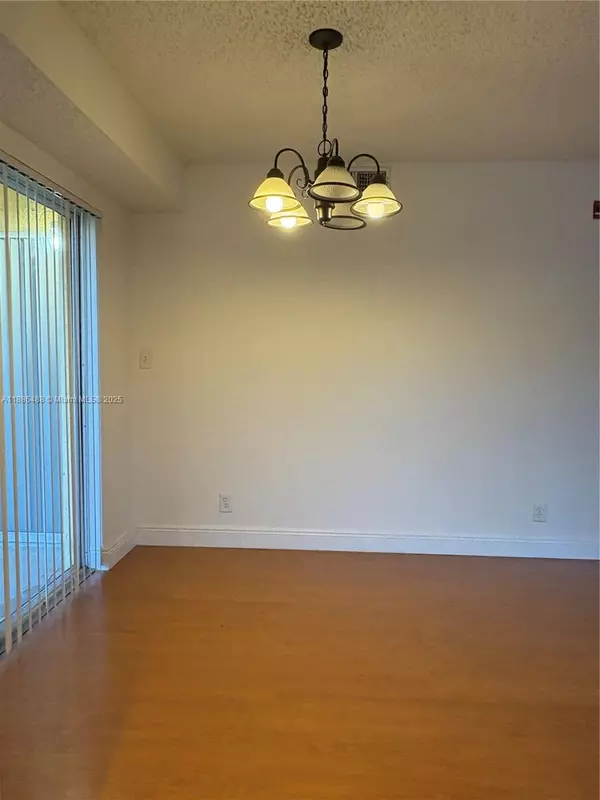 Tamarac, FL 33321,7680 Westwood Dr #804