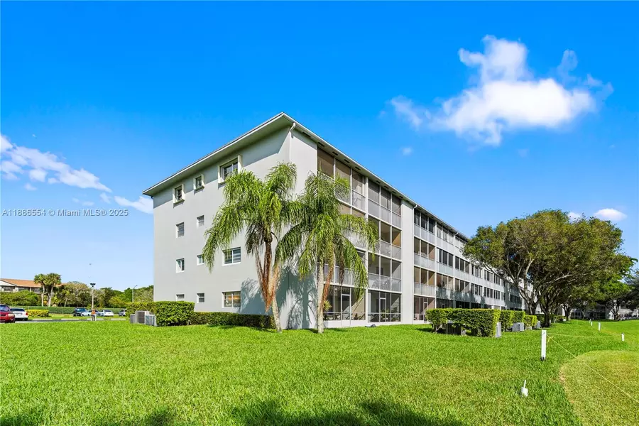 301 SW 135th Ave #105C, Pembroke Pines, FL 33027
