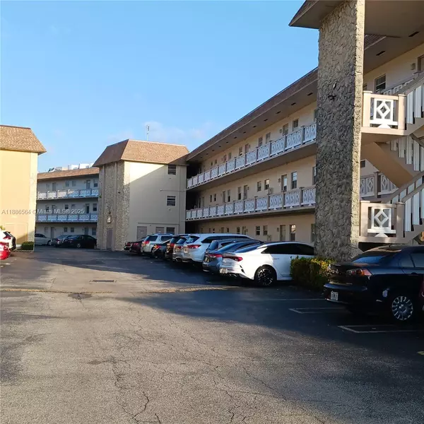 5181 W Oakland Park Blvd #103, Lauderdale Lakes, FL 33313