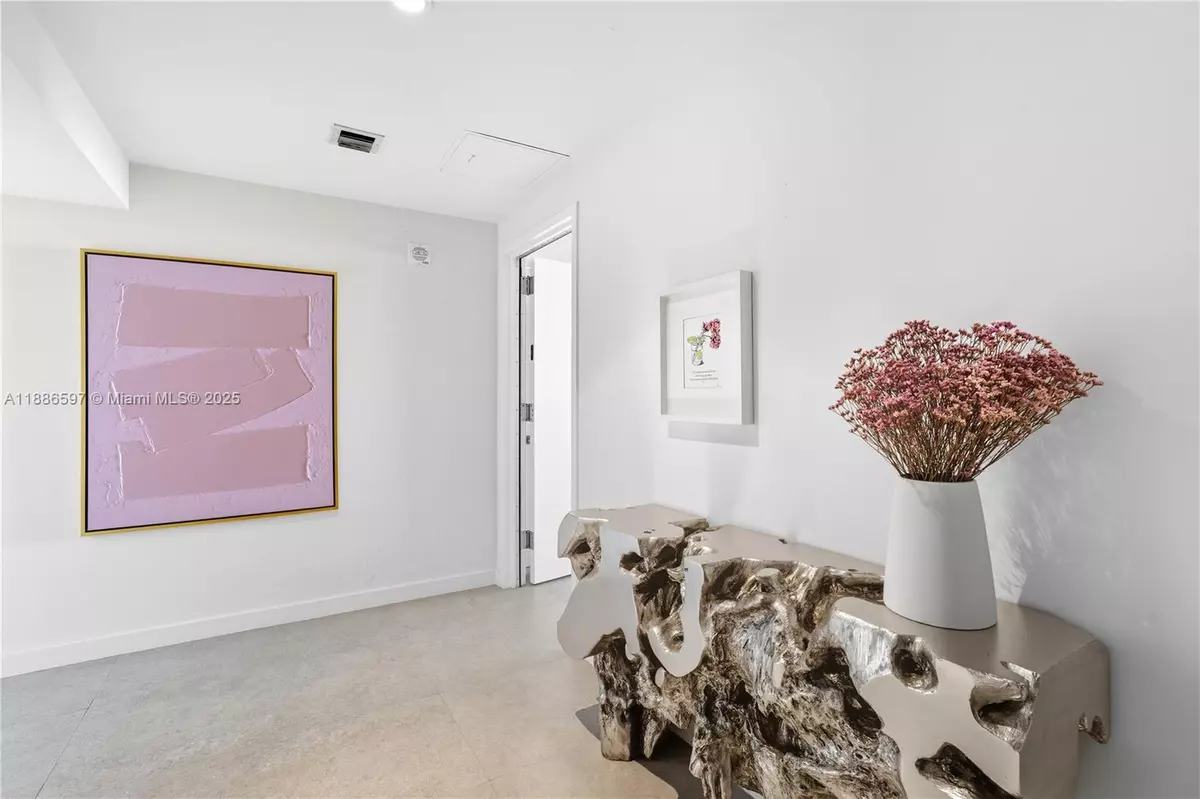 Miami, FL 33137,460 NE 28th St #1805