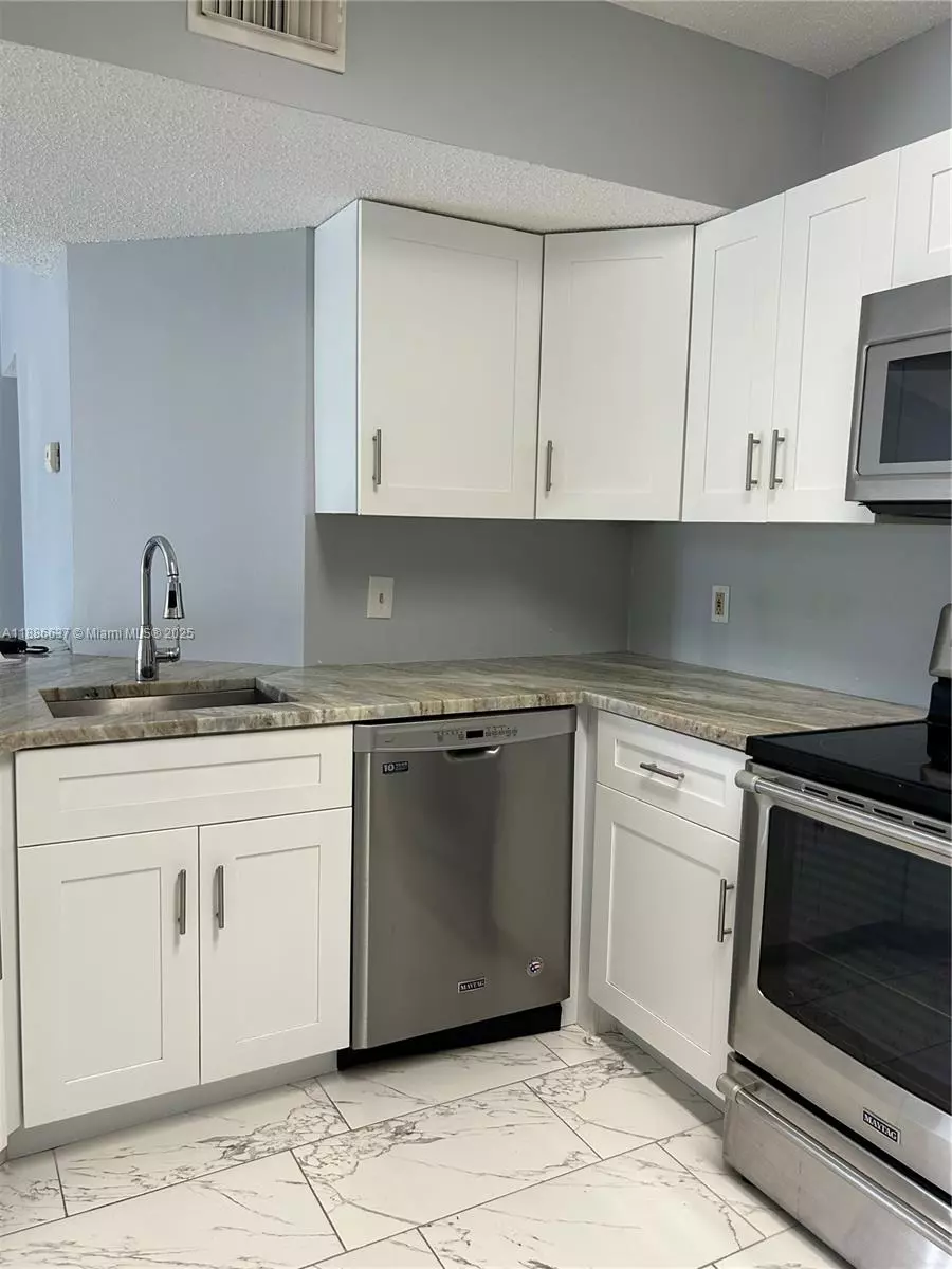 Coral Springs, FL 33067,8801 Wiles Rd #306