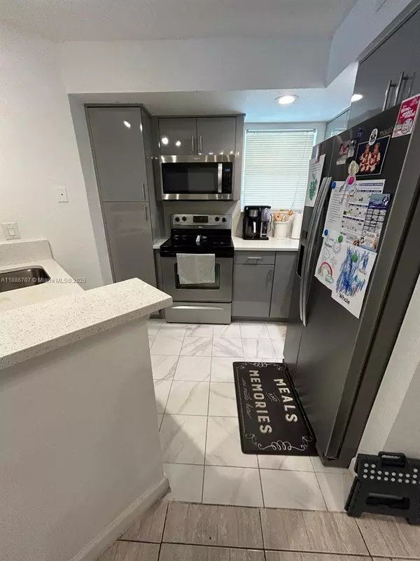 Sunrise, FL 33325,663 Vista Isles Dr #1711