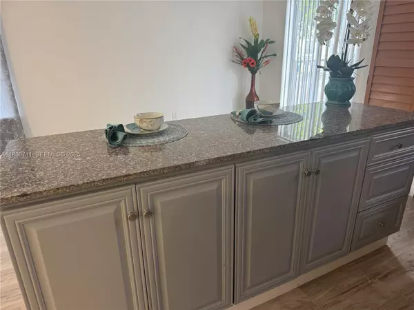 Lauderhill, FL 33313,5209 NW 18th St #3E