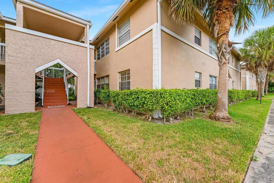 1018 Twin Lakes Dr #21-A, Coral Springs, FL 33071