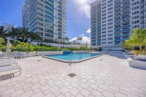 Miami Beach, FL 33141,6917 Collins Ave #1522