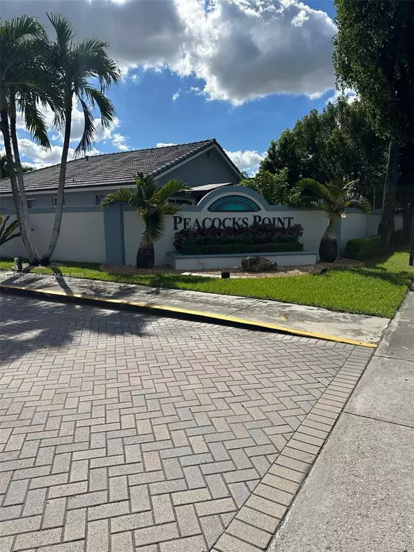 16451 SW 98th Ter, Miami, FL 33196