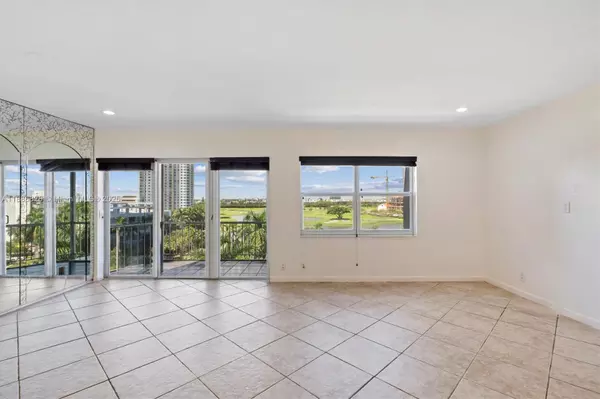 Hallandale Beach, FL 33009,200 Diplomat Pkwy #825