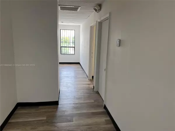 Pompano Beach, FL 33060,2001 N Dixie Hwy