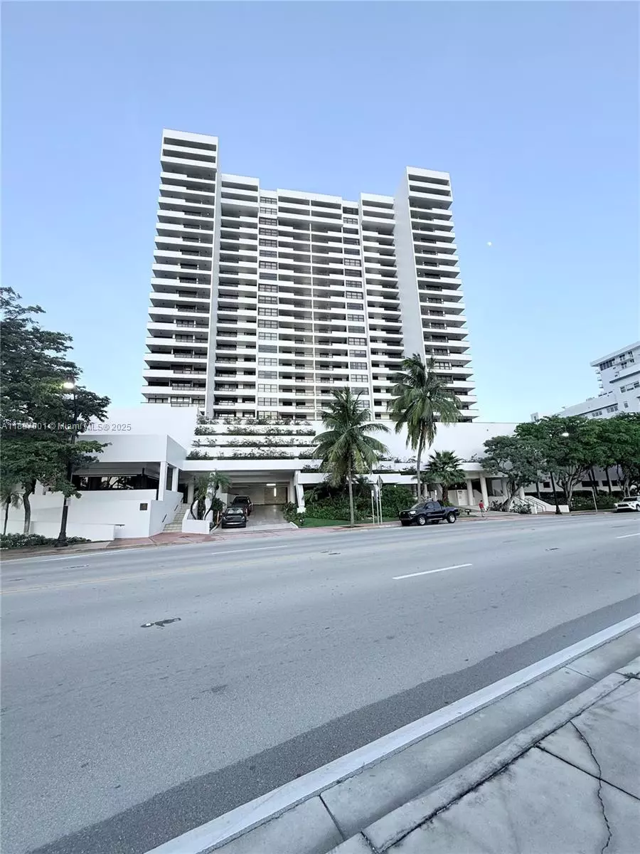Miami Beach, FL 33140,2555 Collins Ave #2112
