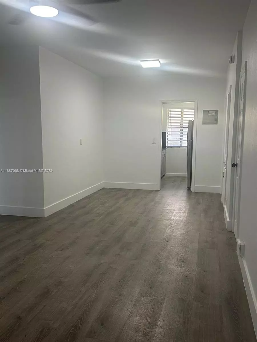 Miami Beach, FL 33141,6805 Abbott Ave #1
